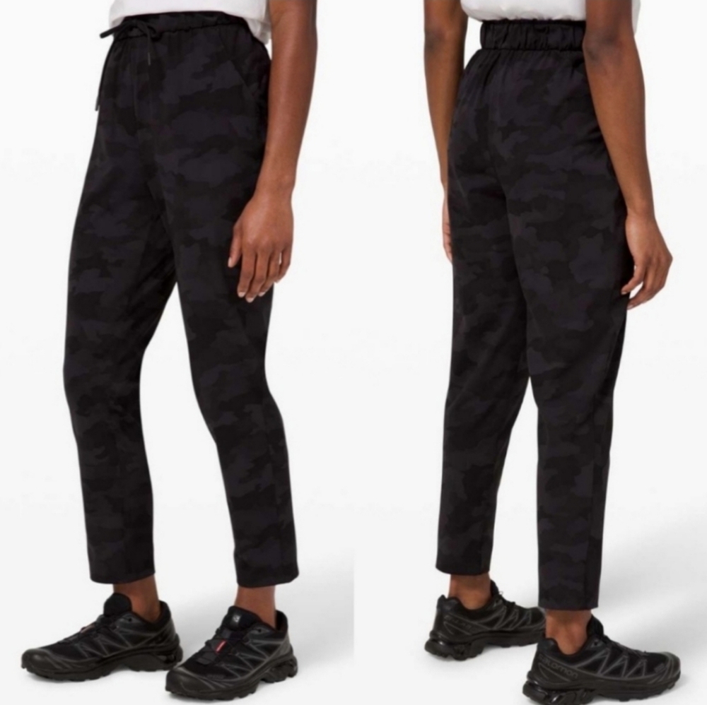 Lululemon Keep Moving Pant High-Rise Heritage 365 Camo Deep Coal Sz 8 Hiking